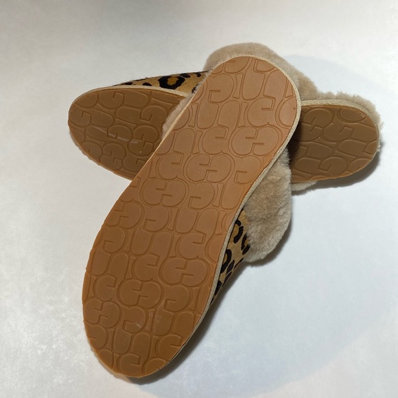***NWOT***UGGS Leopard Slippers - Picture 4 of 9